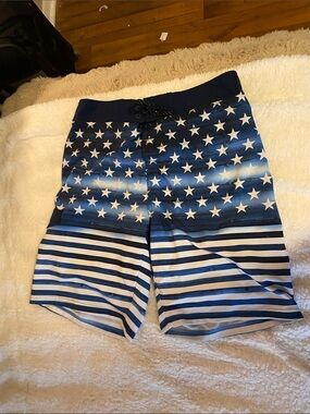 Ocean Current Men’s Navy & White Star Stripe Board Shorts
